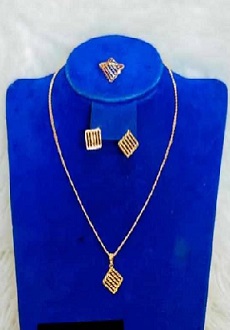 Collier triange